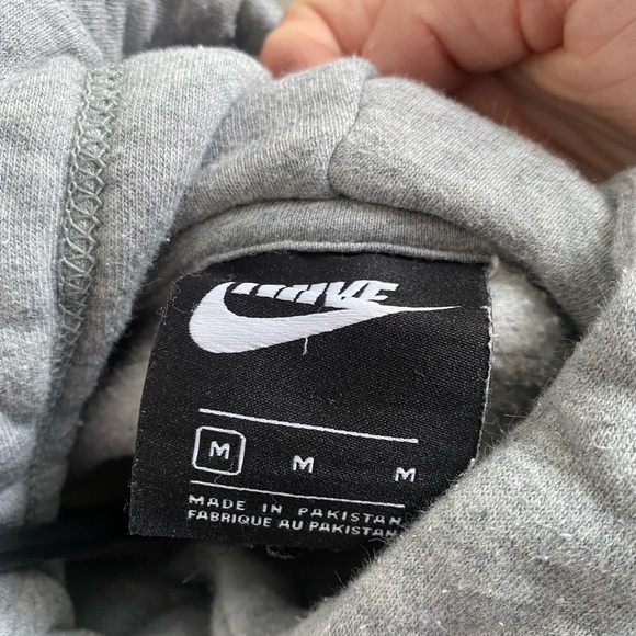 Grey Nike sweatshirt - Picture 3 of 3